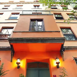 2* Hotel House Mola Galata